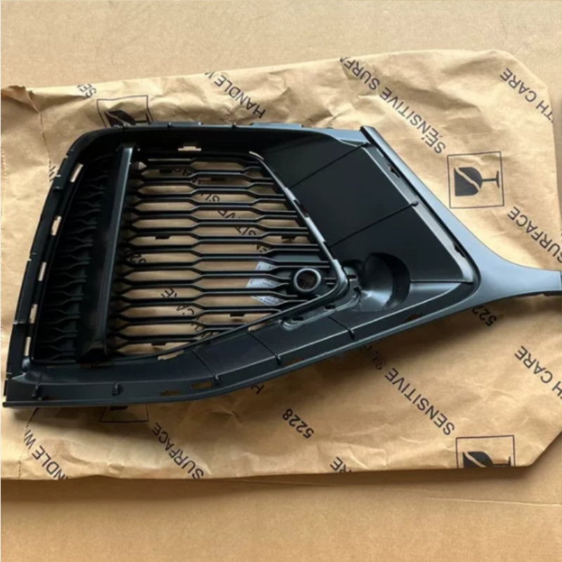 2019 Audi Q8 4M S-Line fog light grille