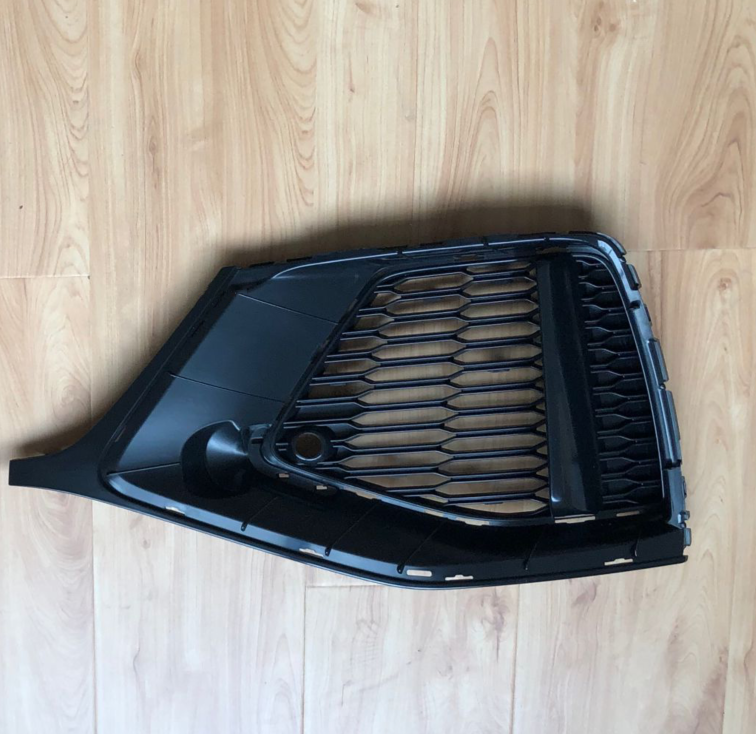 2017-2023 Q8 4M S-Line fog grille
